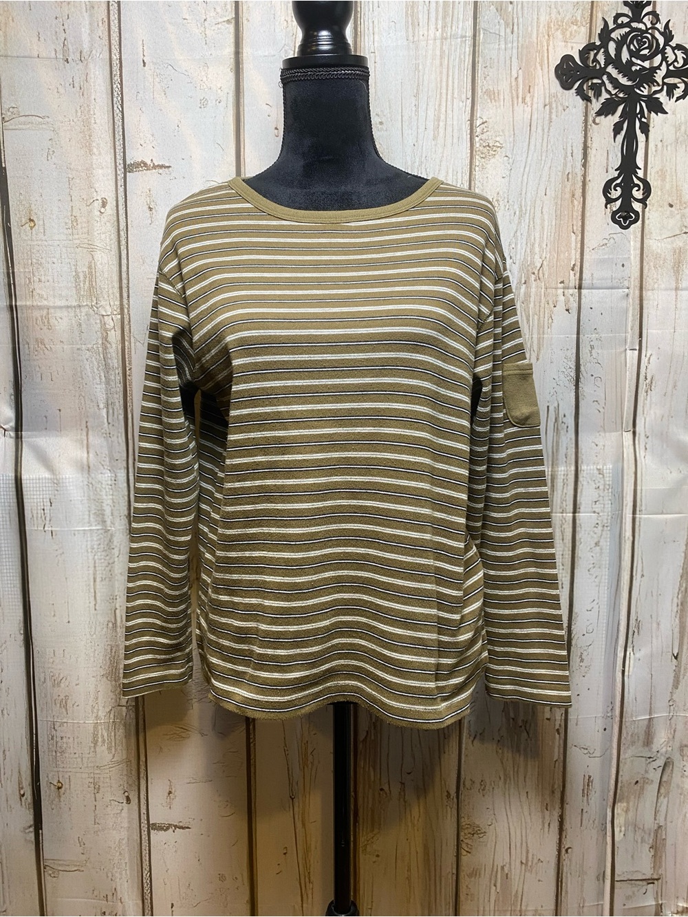 Striped Long-Sleeve Crewneck Top in Olive Sz-XL